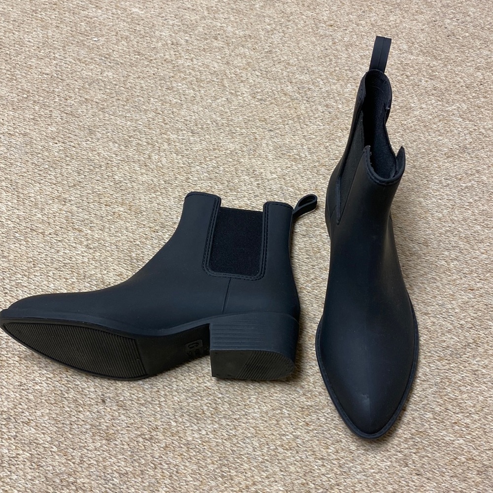 NWOT, Jeffrey Campbell Black rain boots never worn,size 9